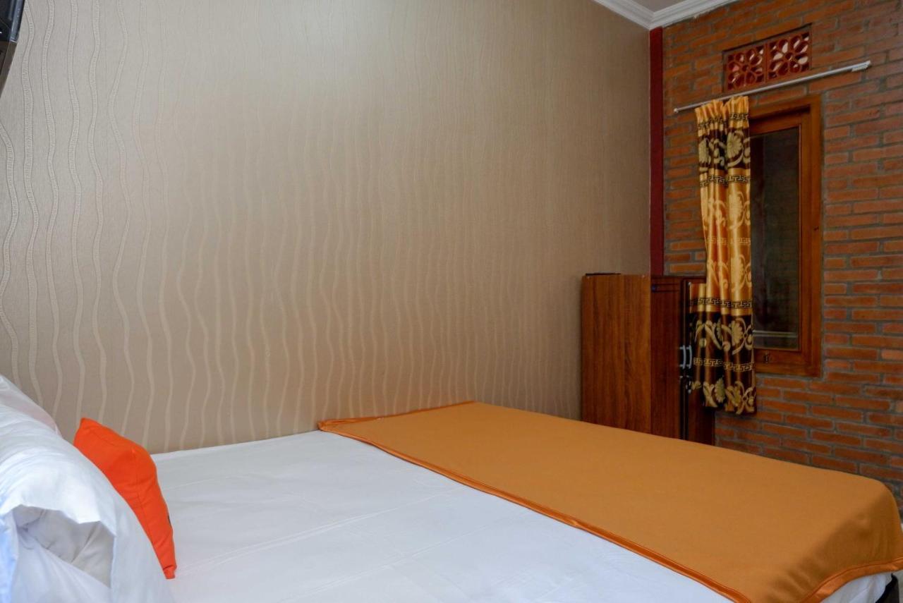 Koolkost Syariah Near Malioboro Area Hostel Джокякарта Екстериор снимка