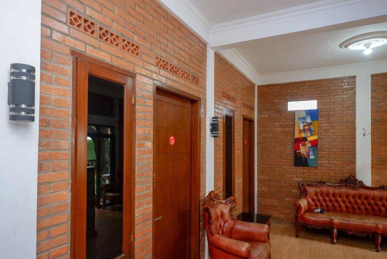 Koolkost Syariah Near Malioboro Area Hostel Джокякарта Екстериор снимка