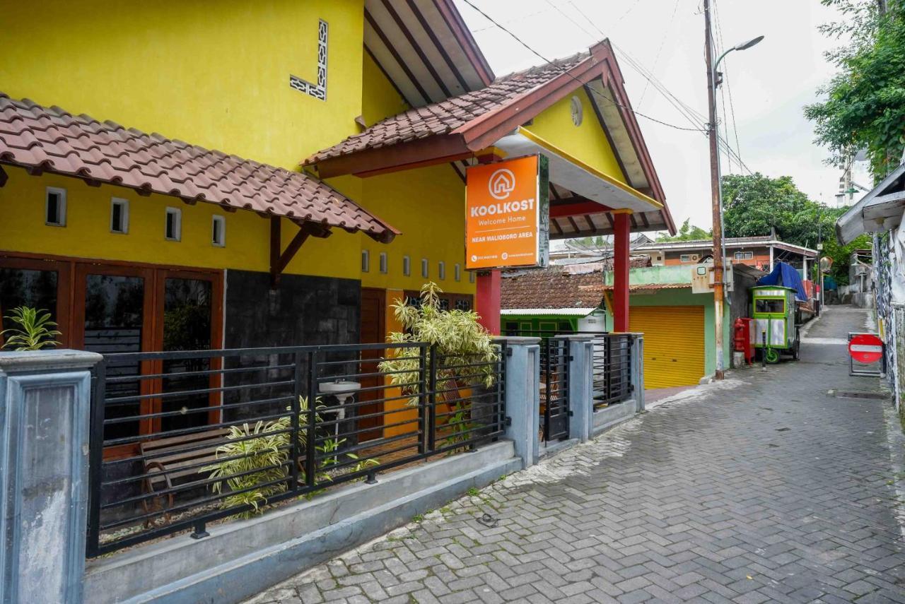 Koolkost Syariah Near Malioboro Area Hostel Джокякарта Екстериор снимка
