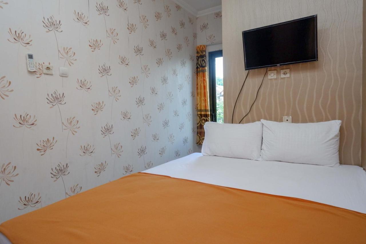 Koolkost Syariah Near Malioboro Area Hostel Джокякарта Екстериор снимка