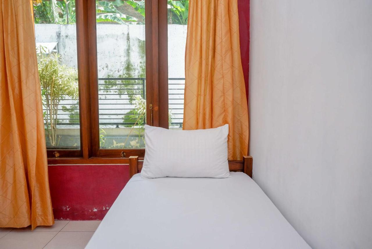 Koolkost Syariah Near Malioboro Area Hostel Джокякарта Екстериор снимка