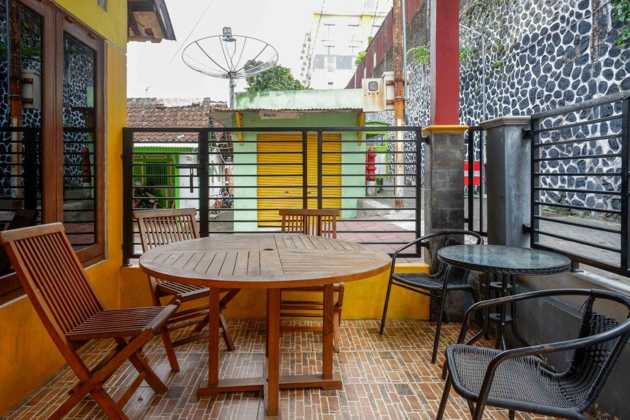 Koolkost Syariah Near Malioboro Area Hostel Джокякарта Екстериор снимка
