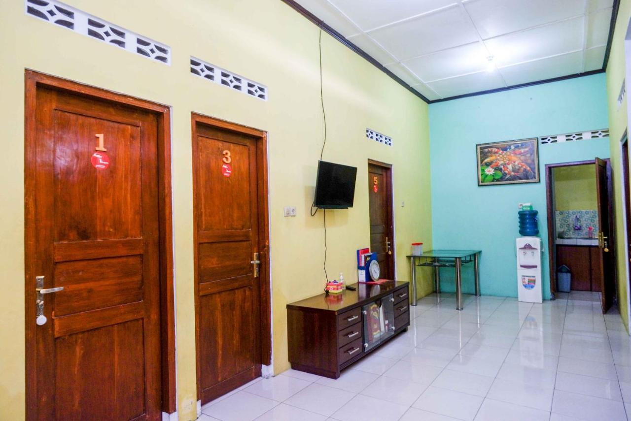 Koolkost Syariah Near Malioboro Area Hostel Джокякарта Екстериор снимка